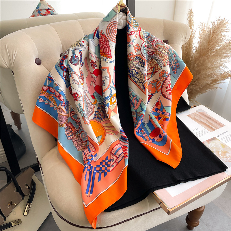 Nuova Sciarpa Quadrata in Seta - Face Scarf Mask recensione e prezzo
