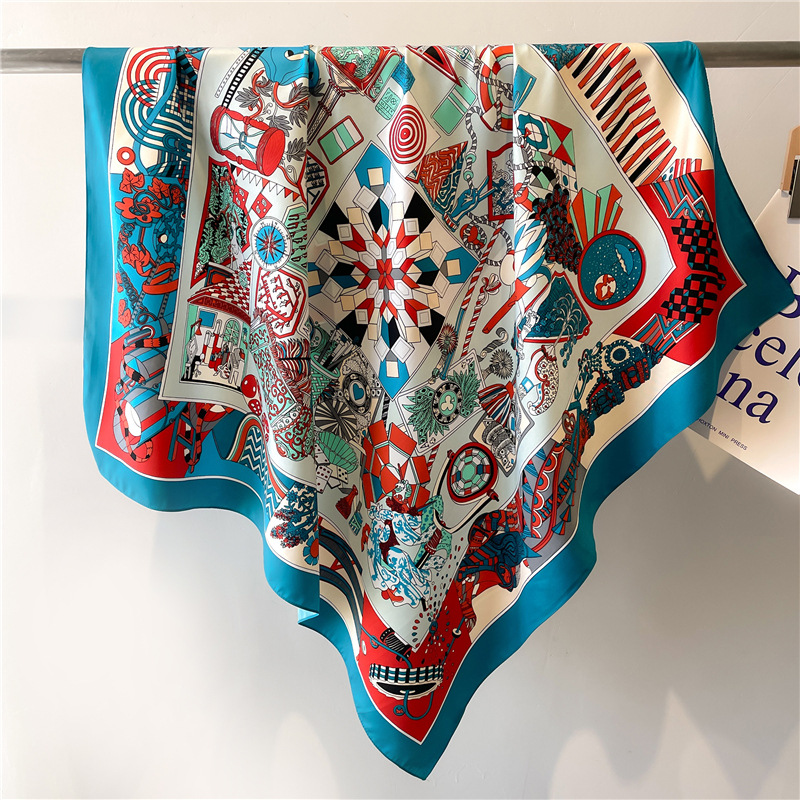 Nuova Sciarpa Quadrata in Seta - Face Scarf Mask recensione e prezzo