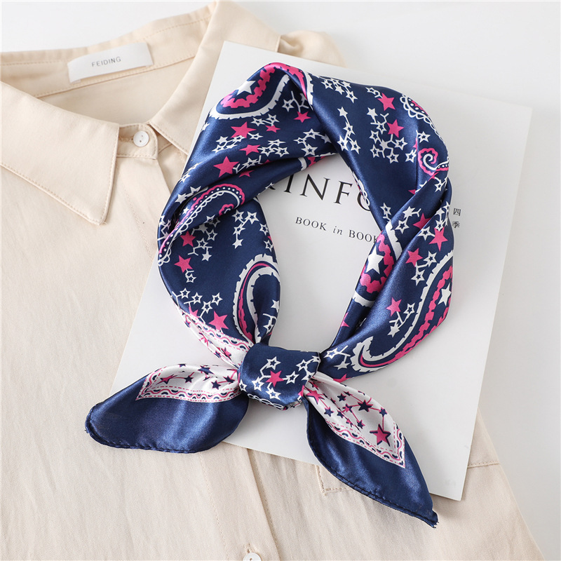 Foulard quadrato di lusso in s - Face Scarf Mask recensione e prezzo