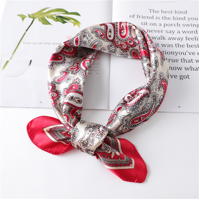 Foulard quadrato di lusso in s - Face Scarf Mask recensione e prezzo